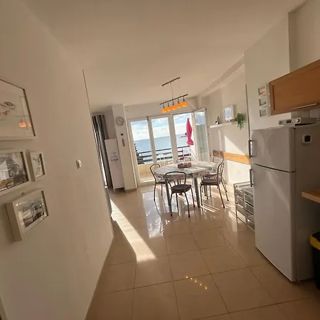 Marijana Mit Meerblick Apartman Póla